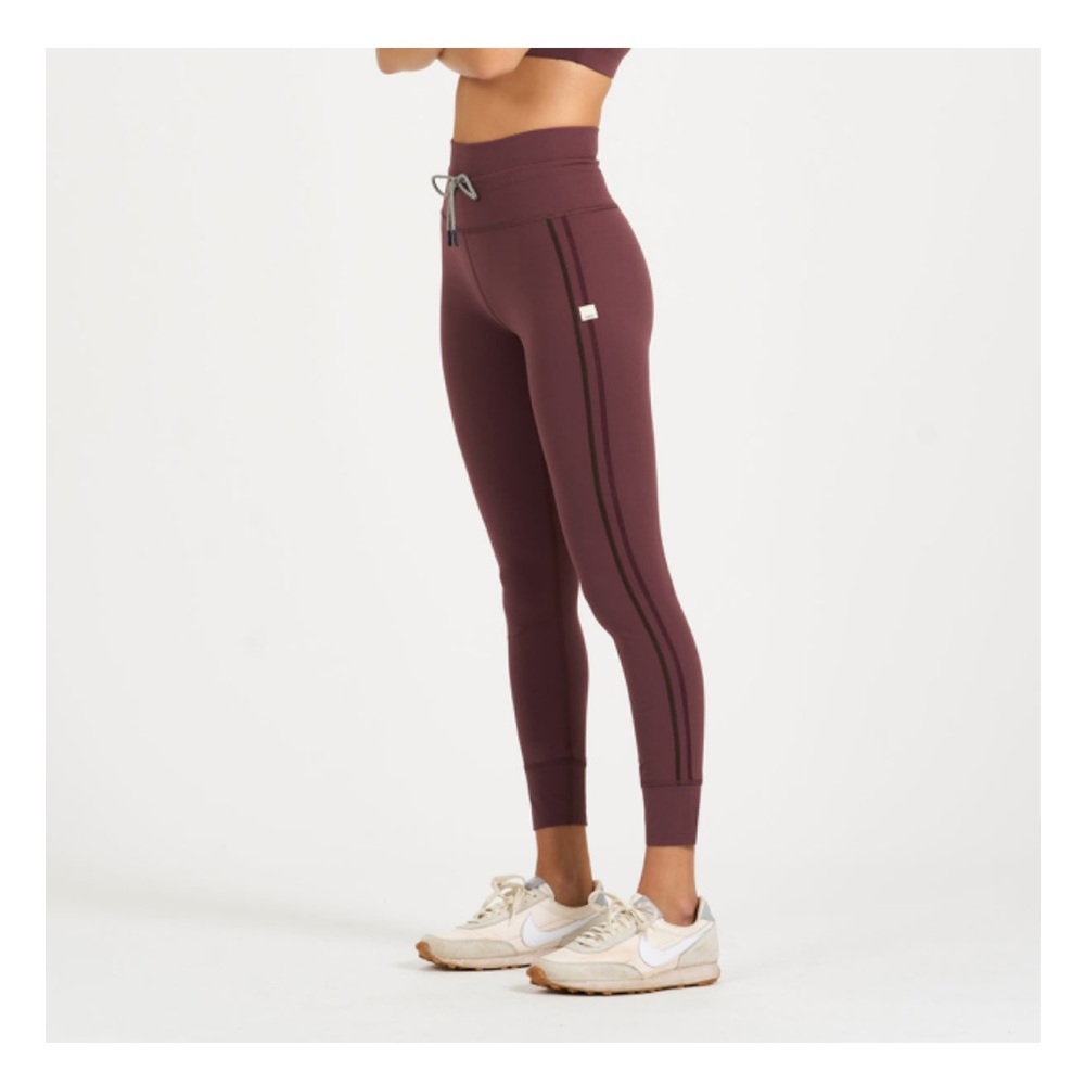 Worn once vuori daily sport legging in fig size small